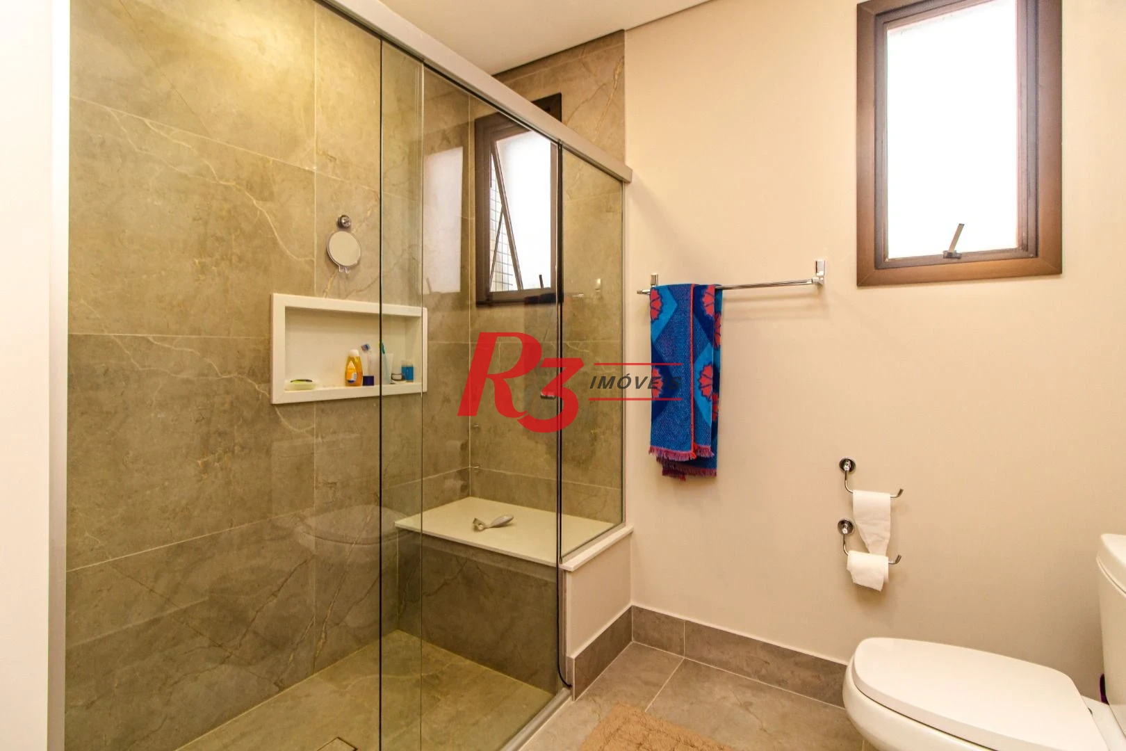 LINDO, REFORMADO E AMPLO AP. À VENDA NA PONTA DA PRAIA ! 162 M², 3 DORMS, 2 VAGAS, VISTA MAR !! OPORTUNIDADE !!!