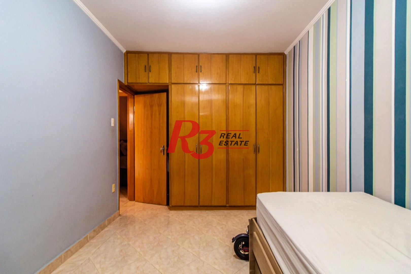 Apartamento com 2 dormitórios à venda, 75 m² por R$ 410.000,00 - Boqueirão - Santos/SP