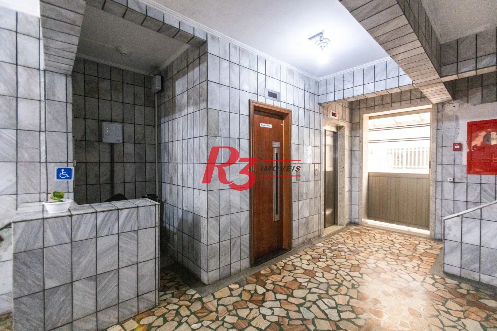 Apartamento com 2 dormitórios à venda, 89 m² por R$ 540.000,00 - Boqueirão - Santos/SP