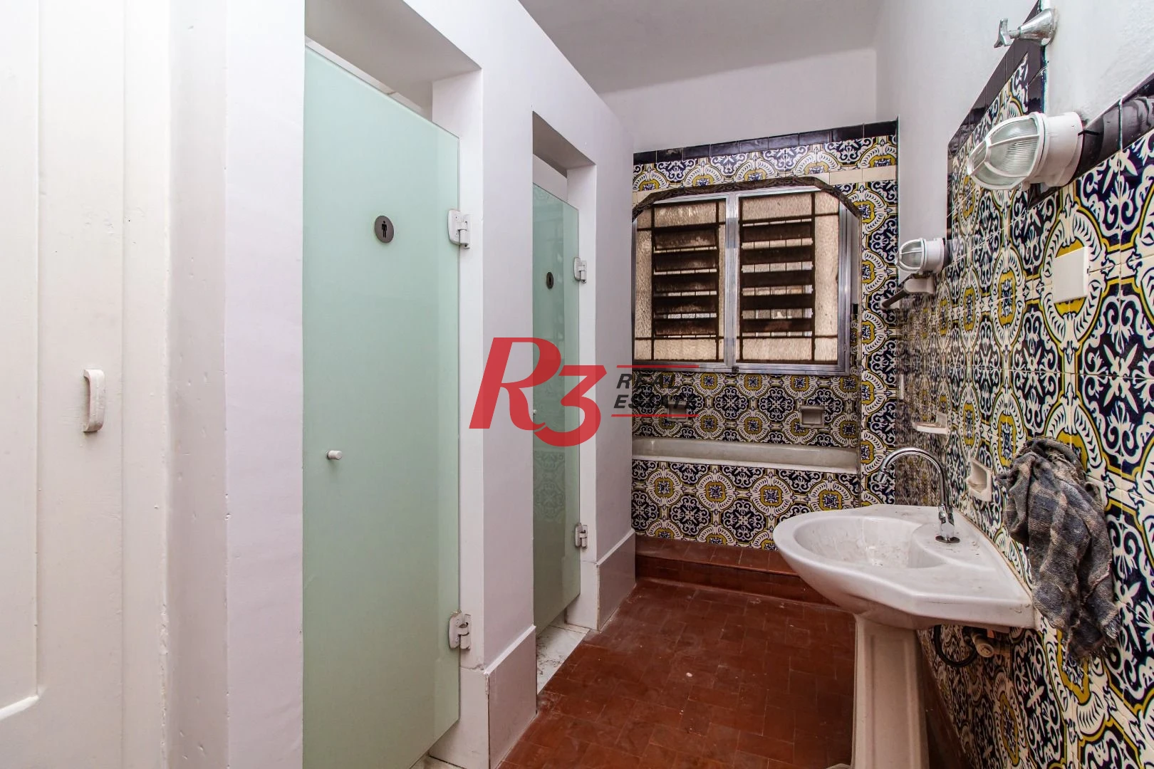 Casa Comercial para alugar - Encruzilhada - Santos/SP