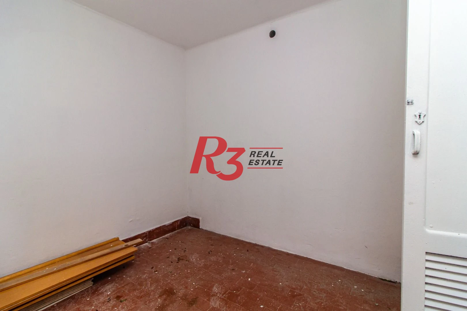 Casa Comercial para alugar - Encruzilhada - Santos/SP