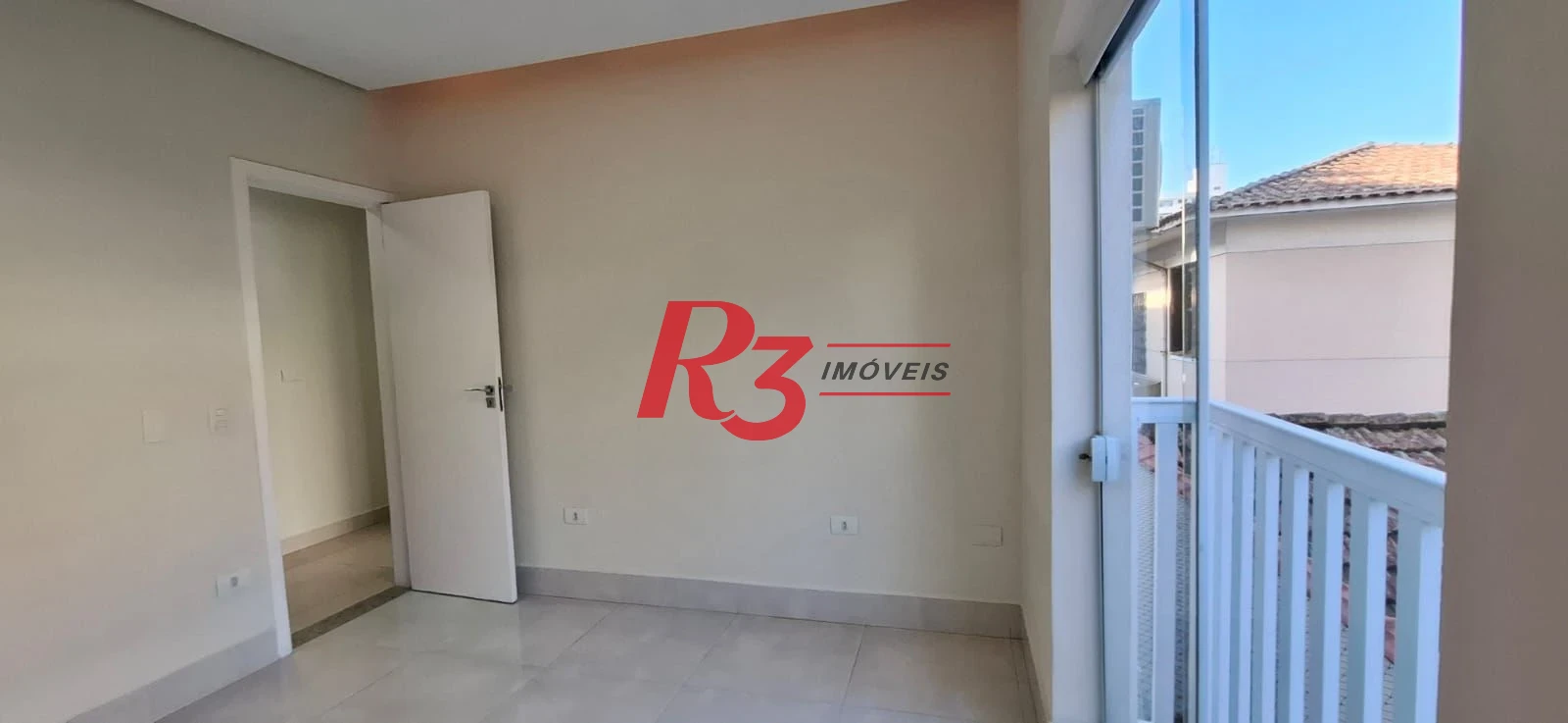 Casa com 4 dormitórios, 380 m2 - venda por R$ 1.590.000 ou aluguel por R$ 12.818 - Embaré - Santos/SP