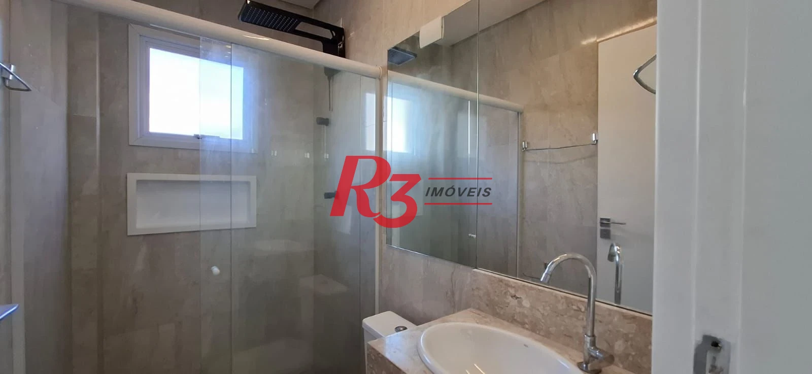 Casa com 4 dormitórios, 380 m2 - venda por R$ 1.590.000 ou aluguel por R$ 12.818 - Embaré - Santos/SP