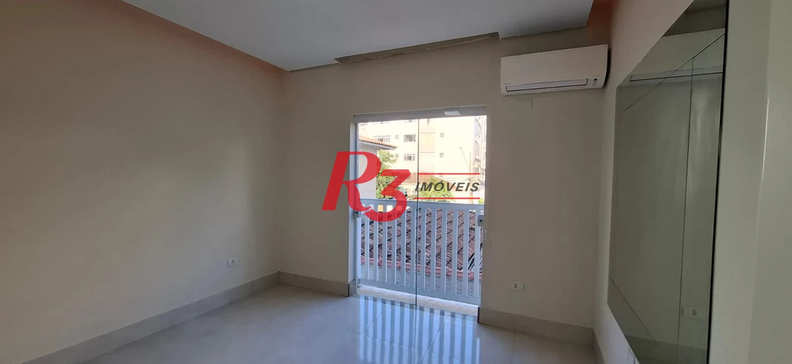 Casa com 4 dormitórios, 380 m2 - venda por R$ 1.590.000 ou aluguel por R$ 12.818 - Embaré - Santos/SP
