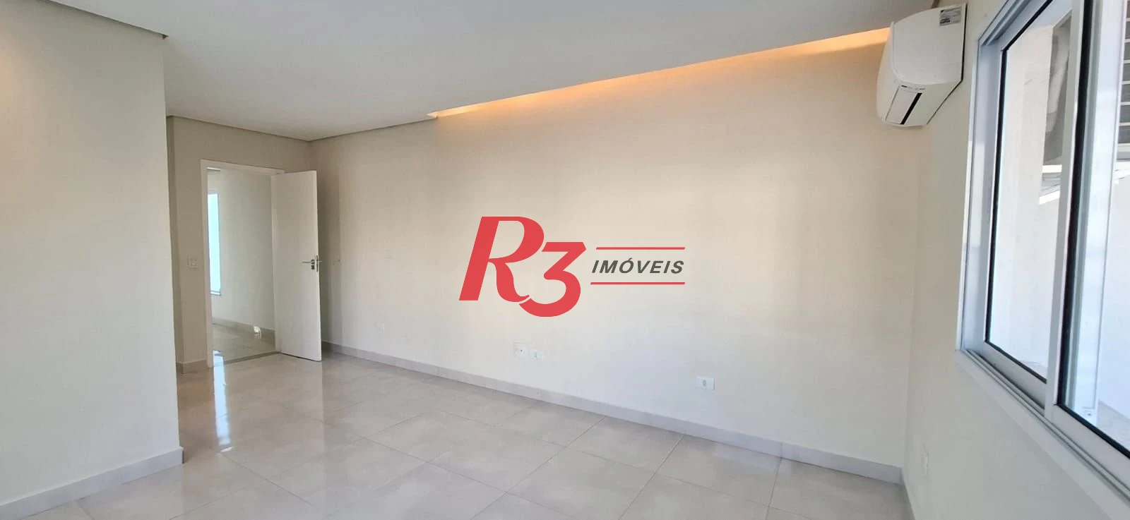 Casa com 4 dormitórios, 380 m2 - venda por R$ 1.590.000 ou aluguel por R$ 12.818 - Embaré - Santos/SP