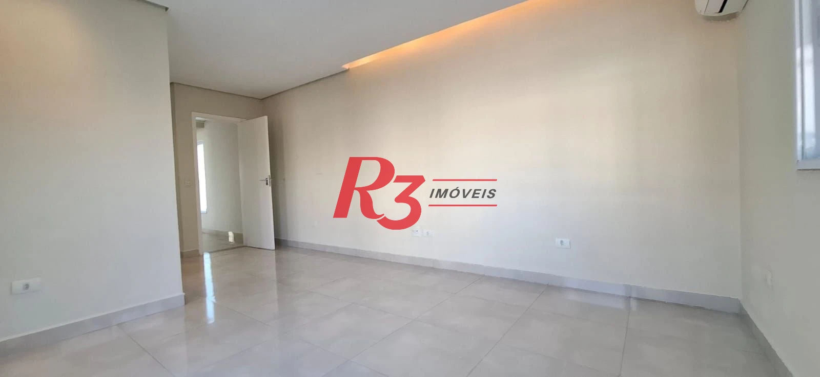 Casa com 4 dormitórios, 380 m2 - venda por R$ 1.590.000 ou aluguel por R$ 12.818 - Embaré - Santos/SP