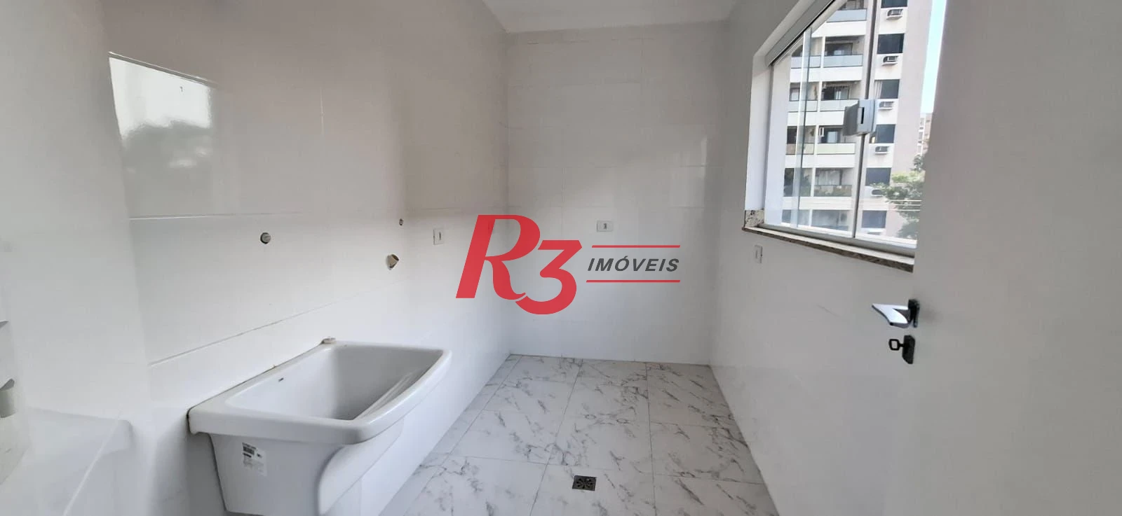 Casa com 4 dormitórios, 380 m2 - venda por R$ 1.590.000 ou aluguel por R$ 12.818 - Embaré - Santos/SP