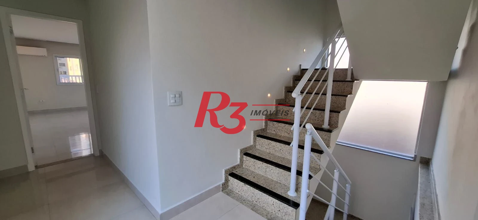 Casa com 4 dormitórios, 380 m2 - venda por R$ 1.590.000 ou aluguel por R$ 12.818 - Embaré - Santos/SP