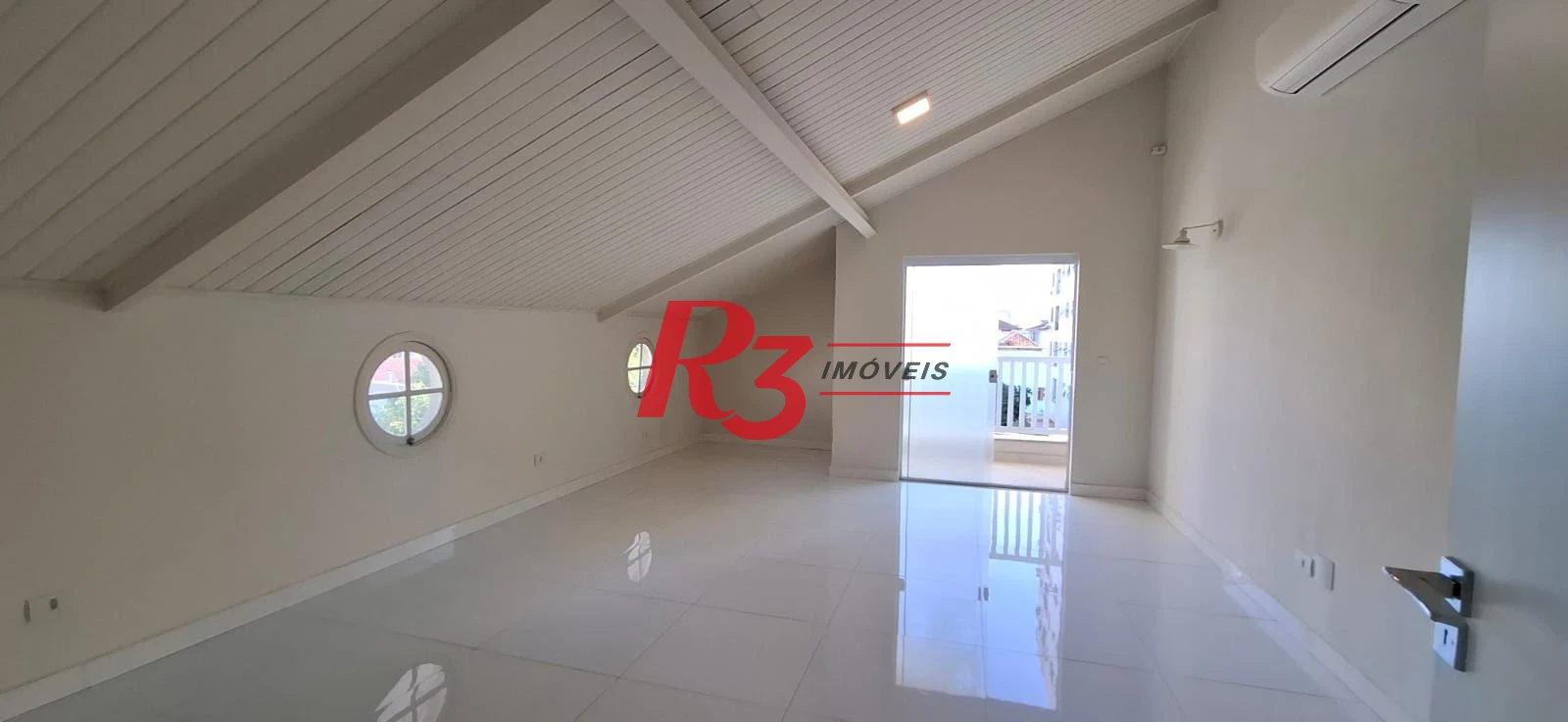 Casa com 4 dormitórios, 380 m2 - venda por R$ 1.590.000 ou aluguel por R$ 12.818 - Embaré - Santos/SP