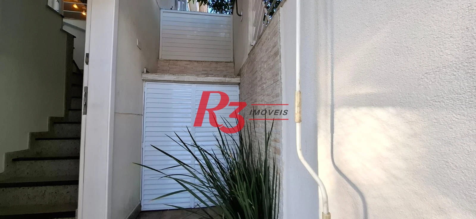 Casa com 4 dormitórios, 380 m2 - venda por R$ 1.590.000 ou aluguel por R$ 12.818 - Embaré - Santos/SP