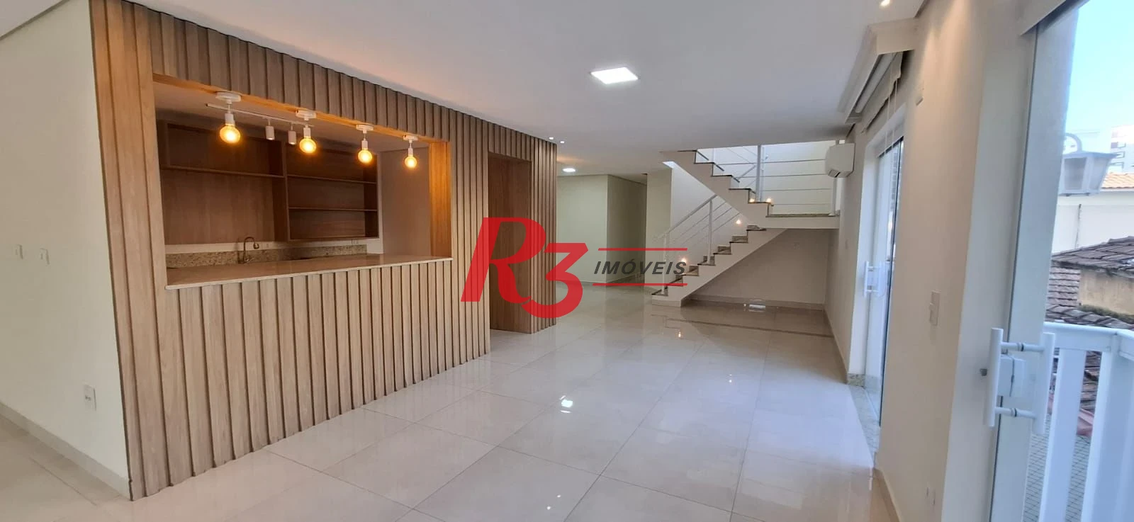 Casa com 4 dormitórios, 380 m2 - venda por R$ 1.590.000 ou aluguel por R$ 12.818 - Embaré - Santos/SP