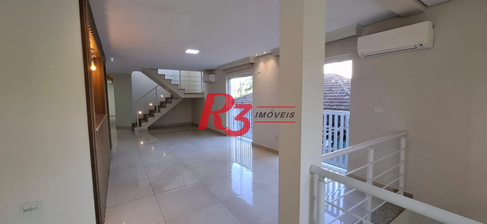 Casa com 4 dormitórios, 380 m2 - venda por R$ 1.590.000 ou aluguel por R$ 12.818 - Embaré - Santos/SP