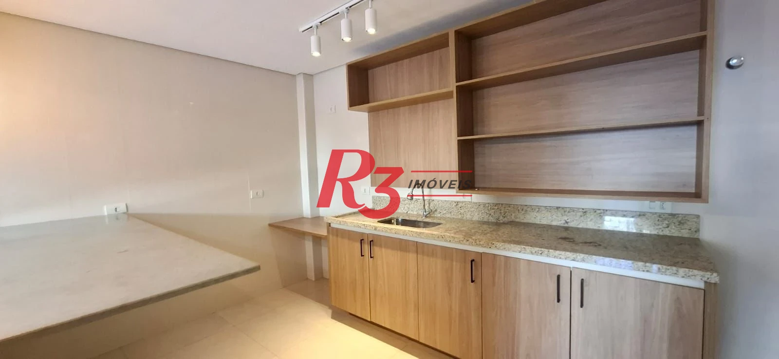 Casa com 4 dormitórios, 380 m2 - venda por R$ 1.590.000 ou aluguel por R$ 12.818 - Embaré - Santos/SP