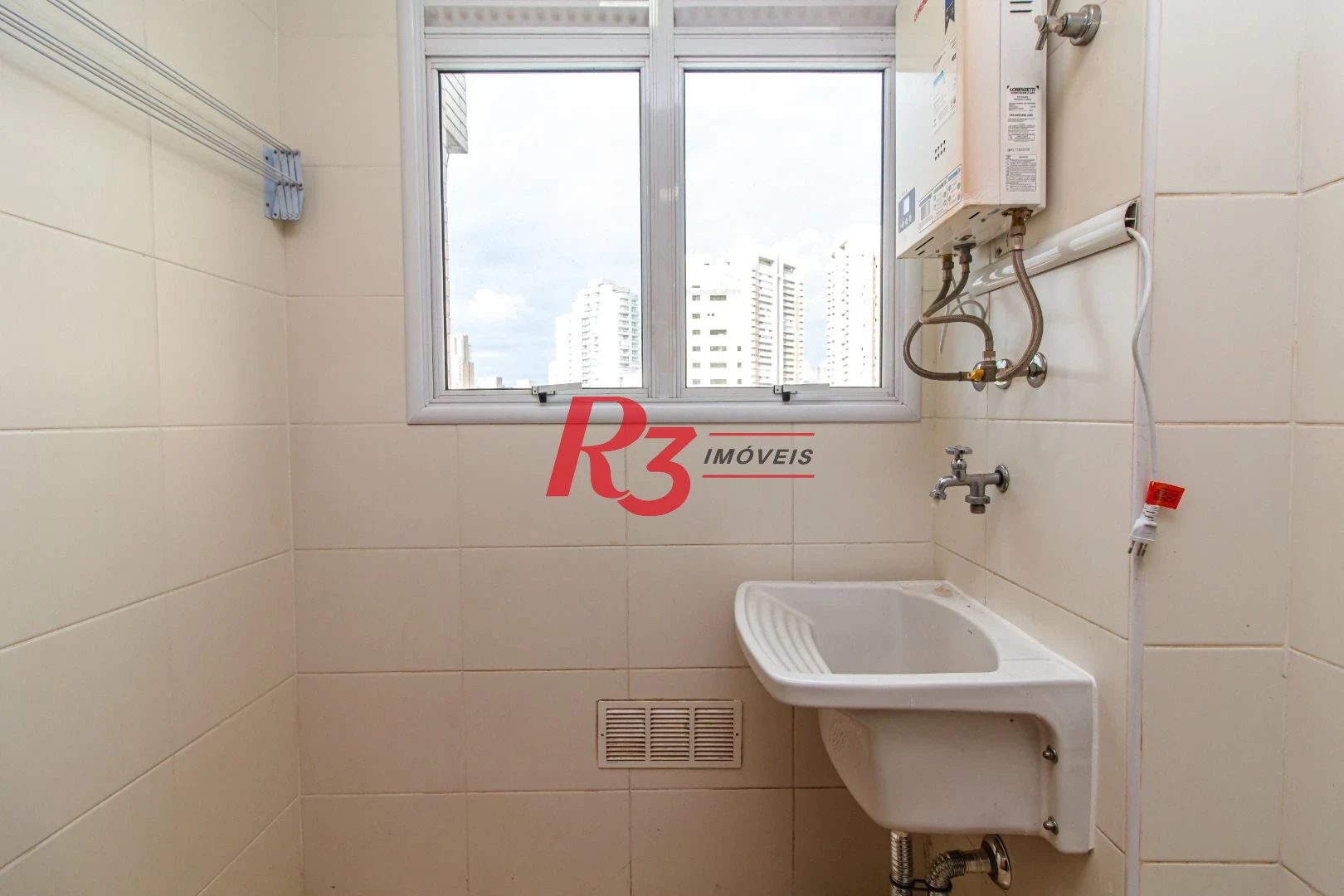 Apartamento com 1 dormitório para alugar, 55 m² por R$ 5.500,00/mês - José Menino - Santos/SP