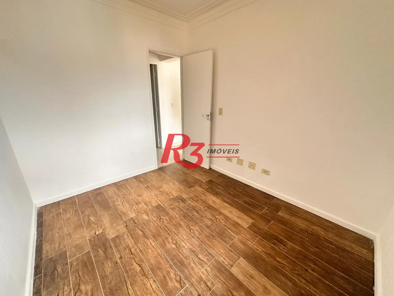 Apartamento com 3 dormitórios à venda, 96 m² por R$ 849.000,00 - Encruzilhada - Santos/SP
