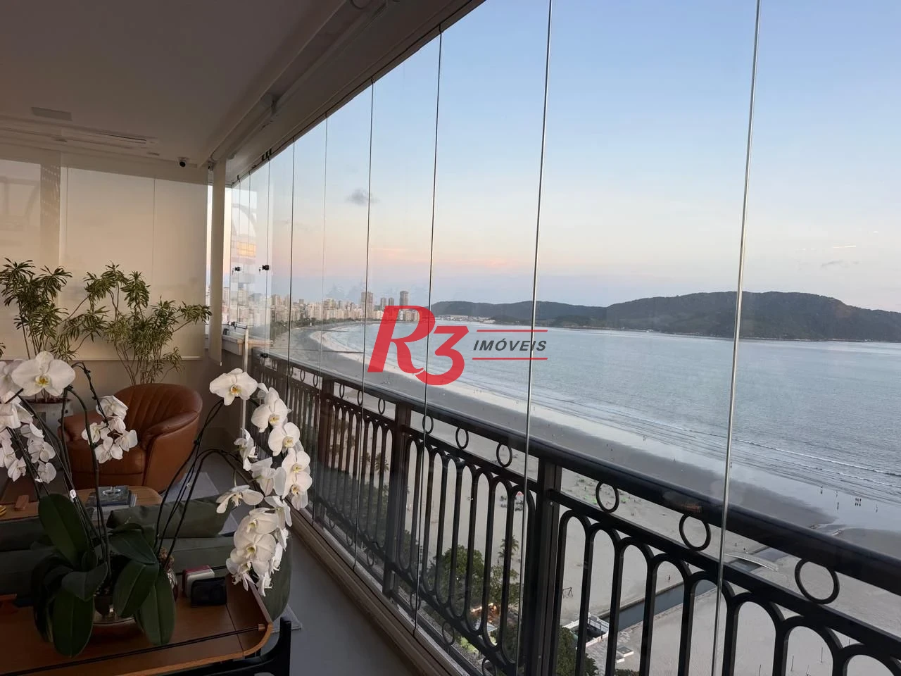 Apartamento com 4 suítes à venda, frente mar por R$ 11.000.000 - Gonzaga - Santos/SP