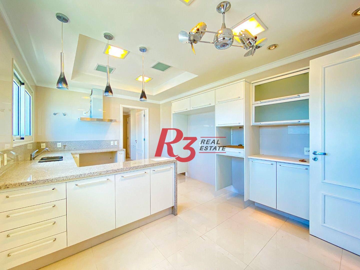 Apartamento com 4 suítes à venda, frente mar por R$ 11.000.000 - Gonzaga - Santos/SP
