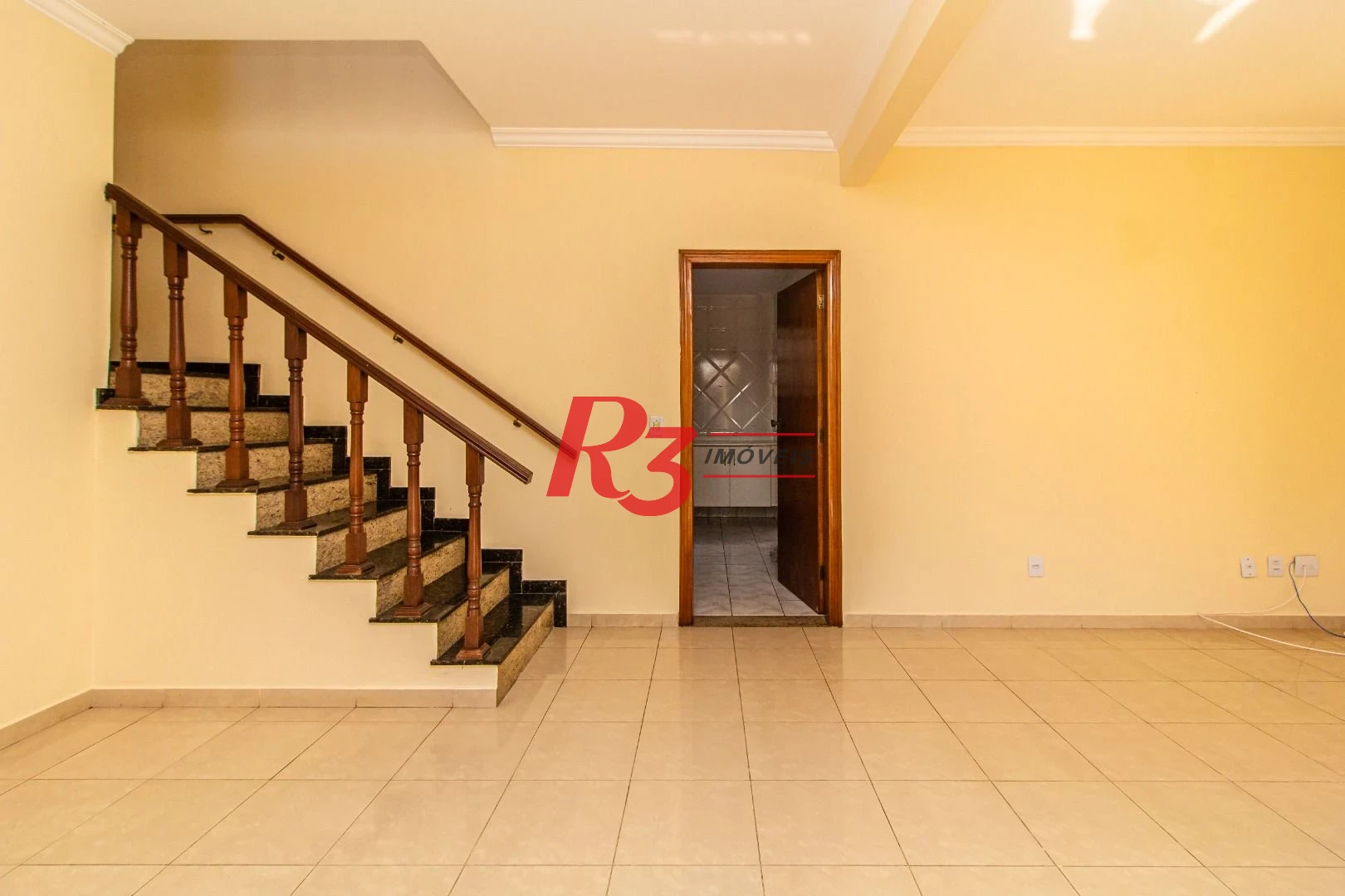 Sobrado com 3 dormitórios à venda, 148 m² por R$ 1.920.000,00 - Ponta da Praia - Santos/SP