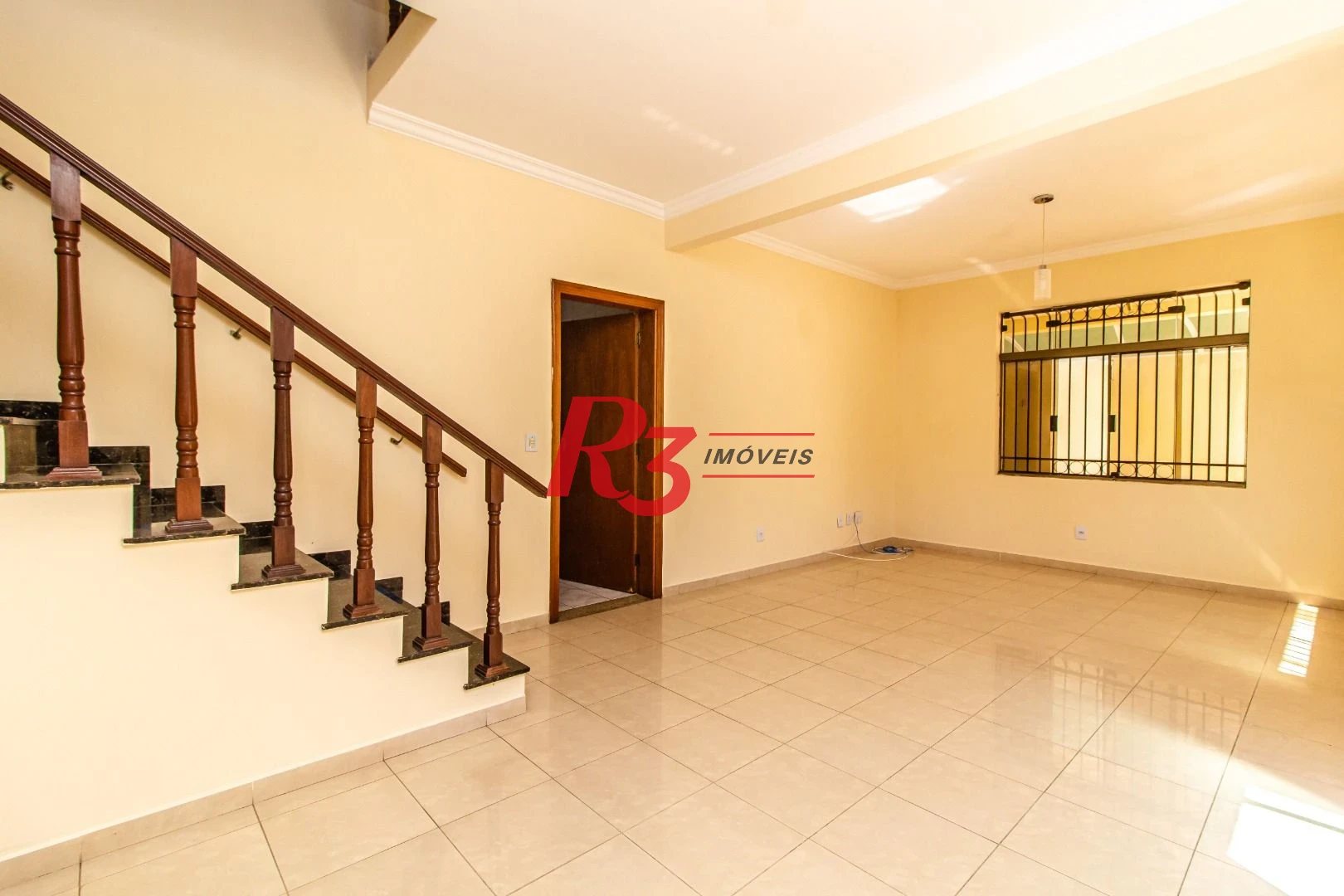 Sobrado com 3 dormitórios à venda, 148 m² por R$ 1.920.000,00 - Ponta da Praia - Santos/SP