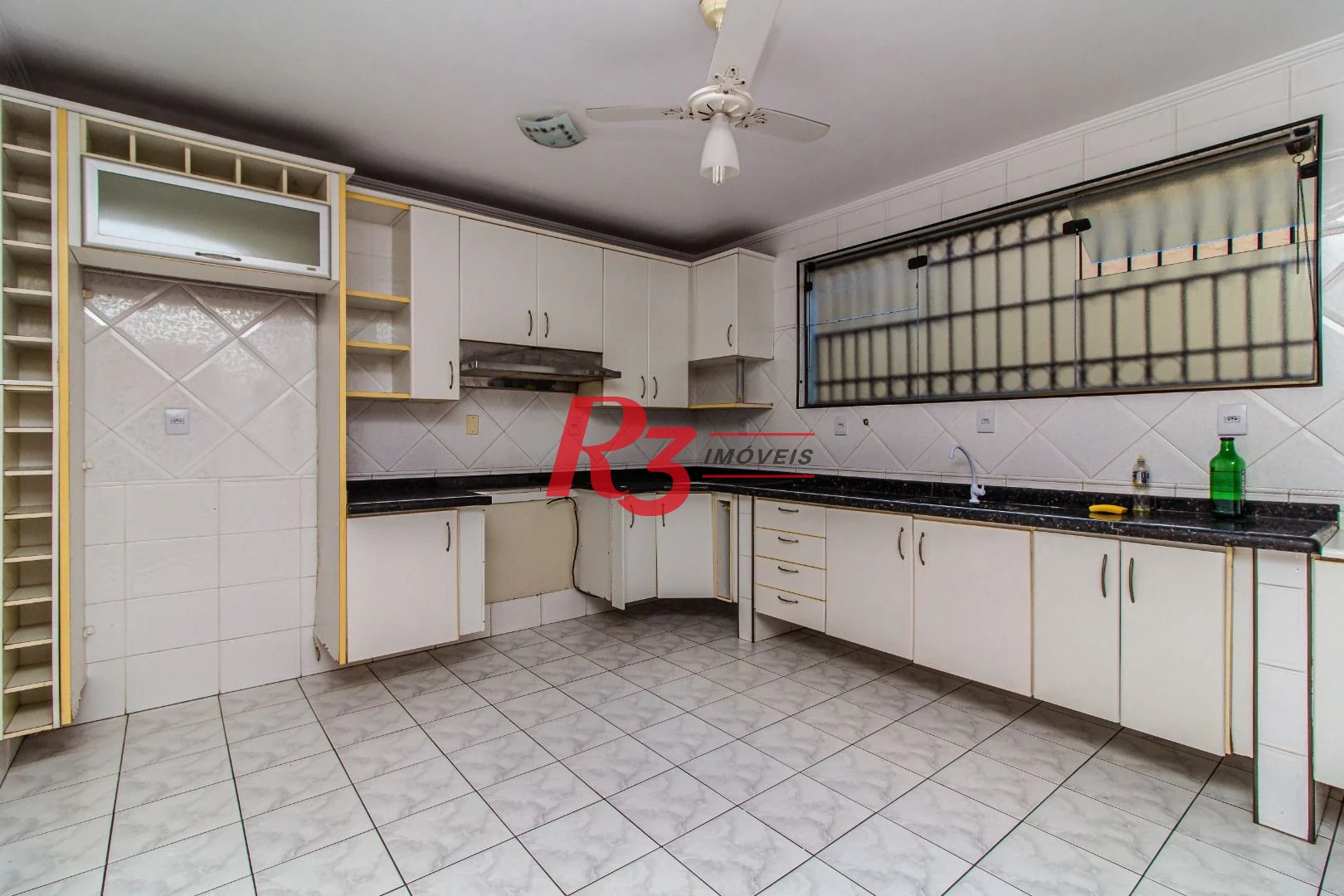 Sobrado com 3 dormitórios à venda, 148 m² por R$ 1.920.000,00 - Ponta da Praia - Santos/SP