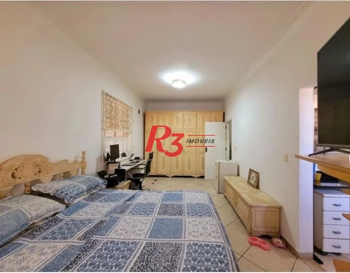 Sobrado com 3 dormitórios à venda, 250 m² por R$ 1.070.000,00 - Campo Grande - Santos/SP