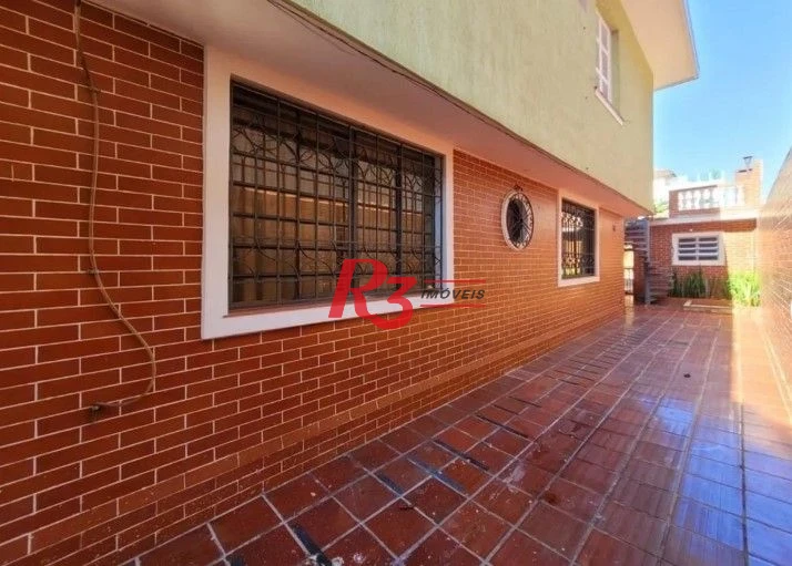 Sobrado com 3 dormitórios à venda, 250 m² por R$ 1.070.000,00 - Campo Grande - Santos/SP