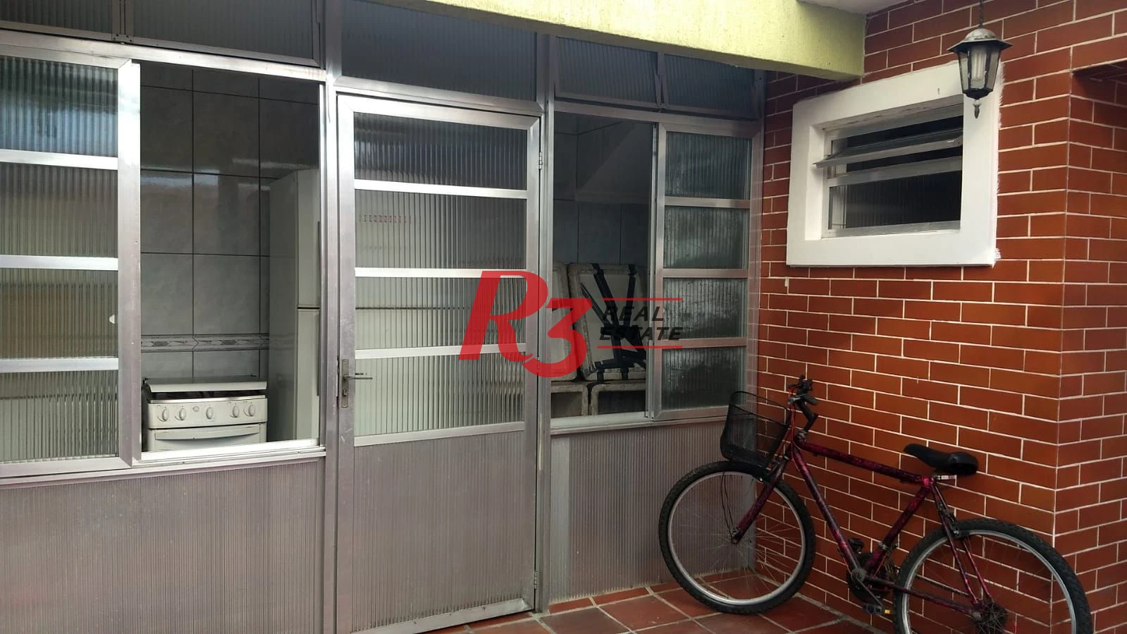 Sobrado com 3 dormitórios à venda, 250 m² por R$ 1.070.000,00 - Campo Grande - Santos/SP