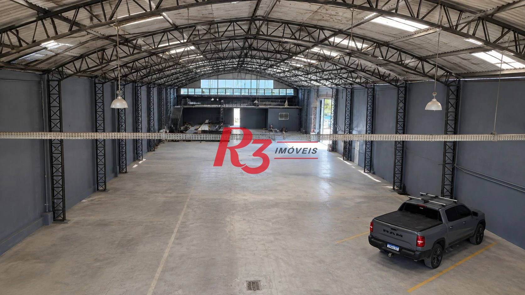 Galpão à venda, 2100 m² por R$ 6.000.000,00 - Paquetá - Santos/SP