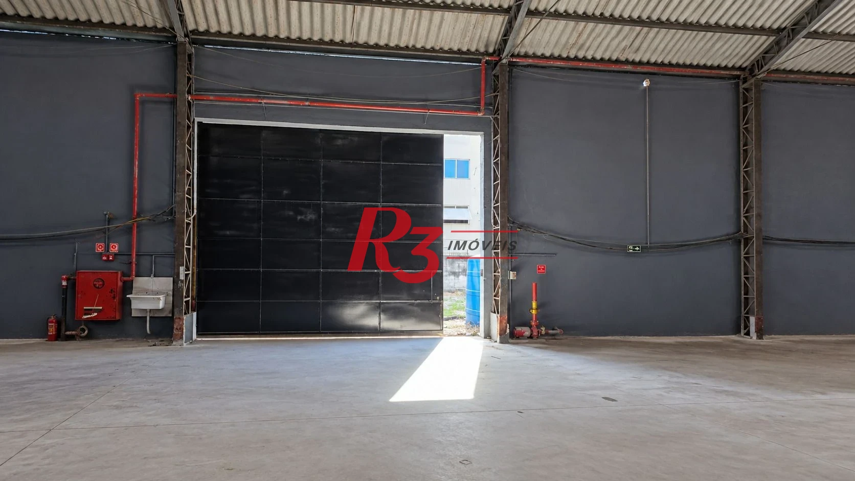 Galpão à venda, 2100 m² por R$ 6.000.000,00 - Paquetá - Santos/SP
