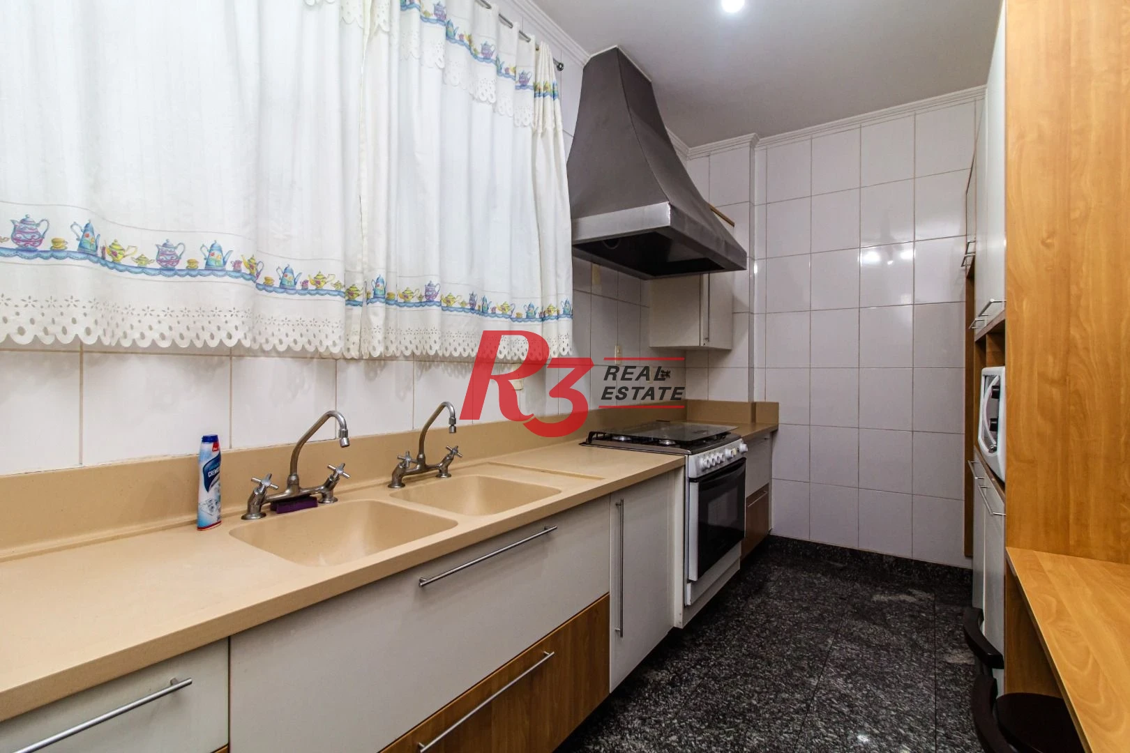 Sobrado com 4 dormitórios para alugar, 600 m² por R$ 13.900,00/mês - Ponta da Praia - Santos/SP