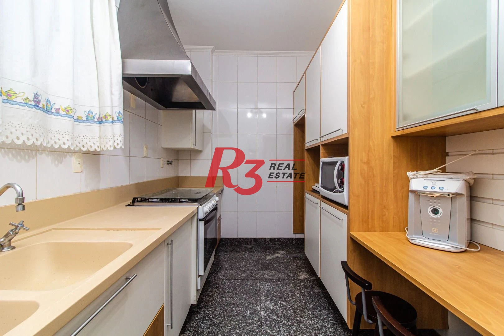 Sobrado com 4 dormitórios para alugar, 600 m² por R$ 13.900,00/mês - Ponta da Praia - Santos/SP