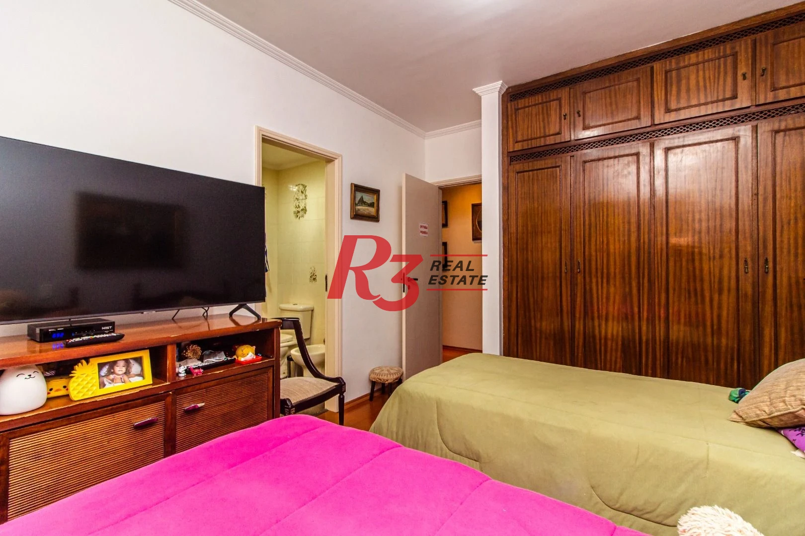 Apartamento com 3 dormitórios à venda, 242 m² por R$ 1.700.000,00 - Boqueirão - Santos/SP