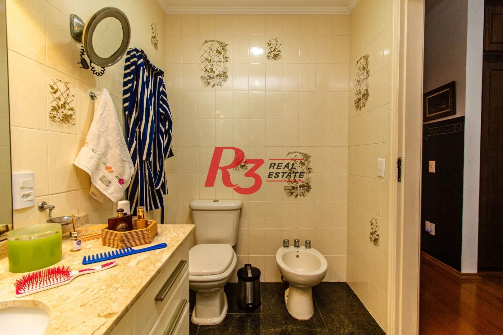Apartamento com 3 dormitórios à venda, 242 m² por R$ 1.700.000,00 - Boqueirão - Santos/SP