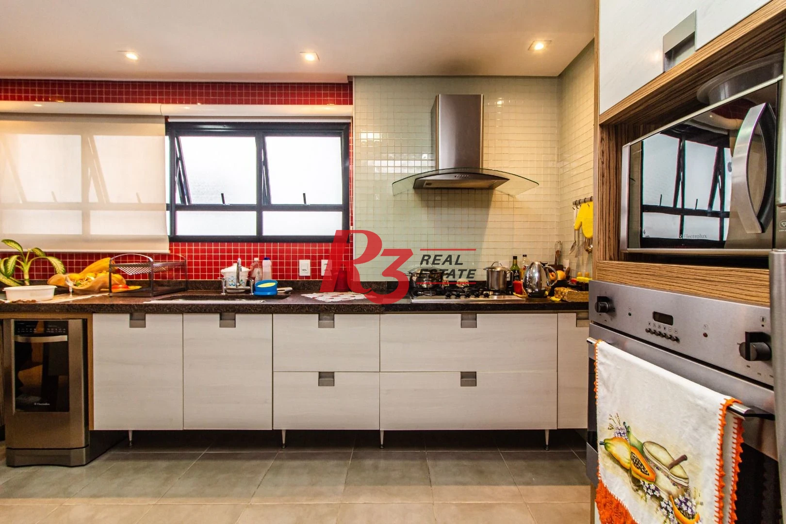 Apartamento com 3 dormitórios à venda, 242 m² por R$ 1.700.000,00 - Boqueirão - Santos/SP