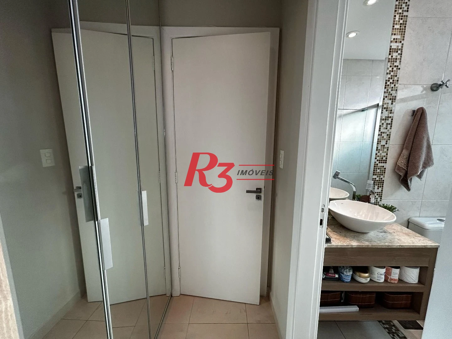 Apartamento com 2 dormitórios à venda, 83 m² por R$ 1.050.000,00 - Embaré - Santos/SP
