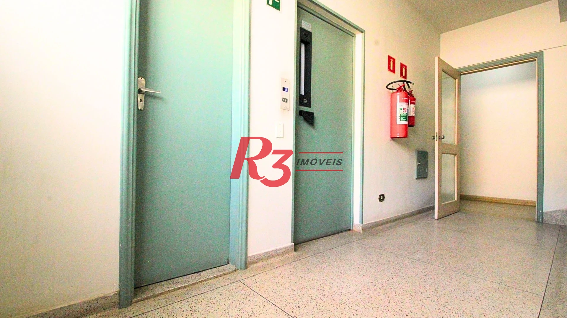 Apartamento com 2 dormitórios à venda, 86 m² por R$ 580.000,00 - Boqueirão - Santos/SP