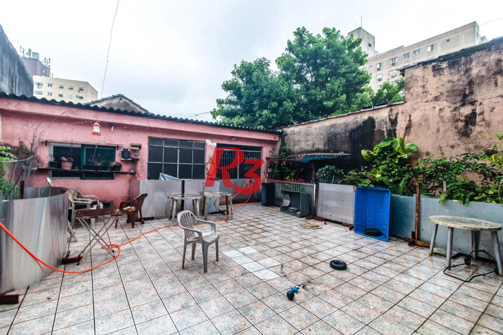 Sobrado com 4 dormitórios à venda, 291 m²  - Encruzilhada - Santos/SP