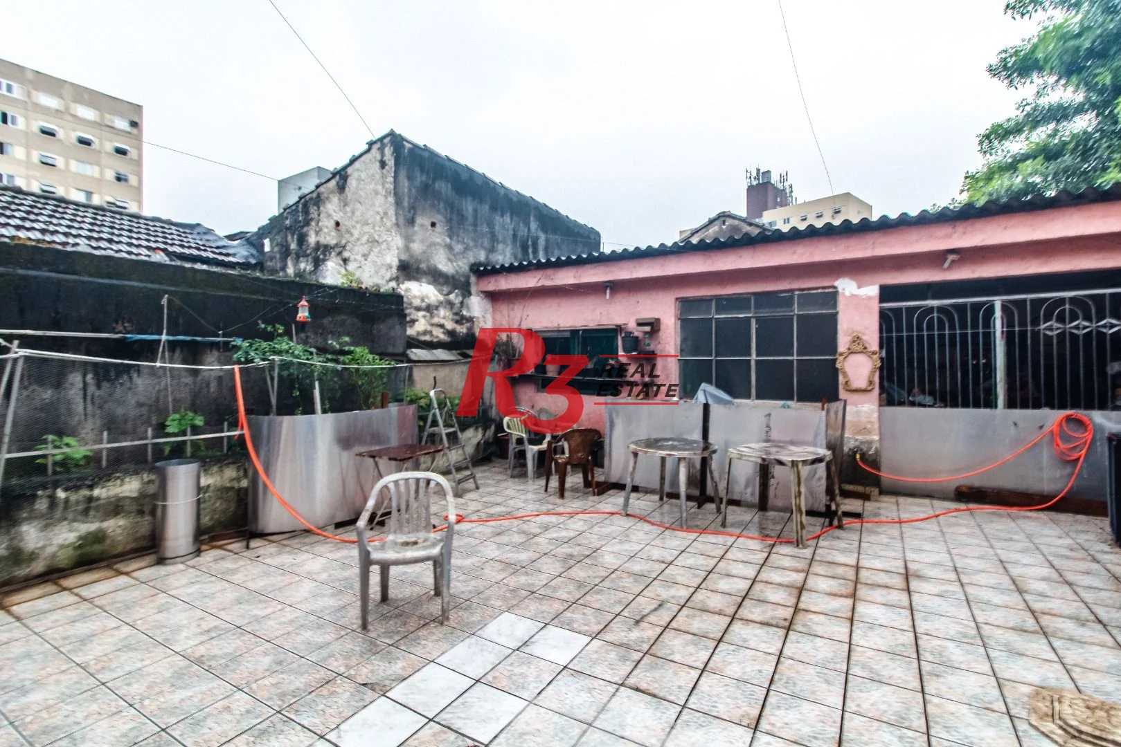 Sobrado com 4 dormitórios à venda, 291 m²  - Encruzilhada - Santos/SP
