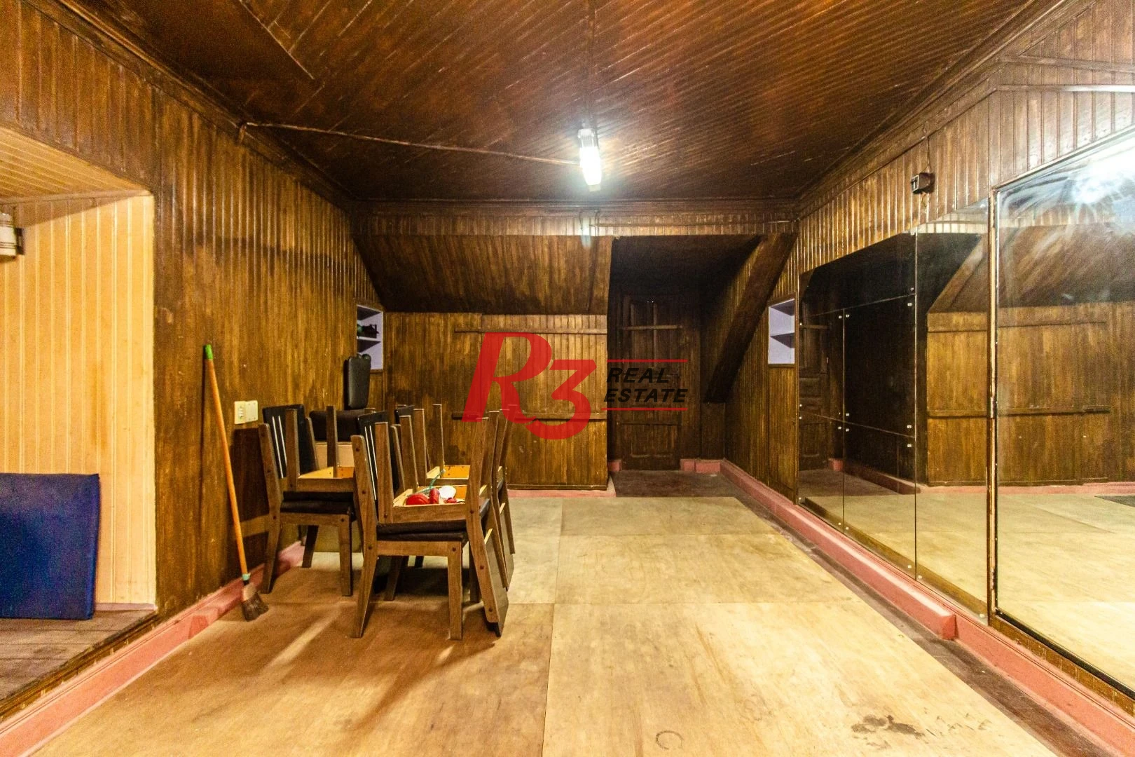 Sobrado com 4 dormitórios à venda, 291 m²  - Encruzilhada - Santos/SP