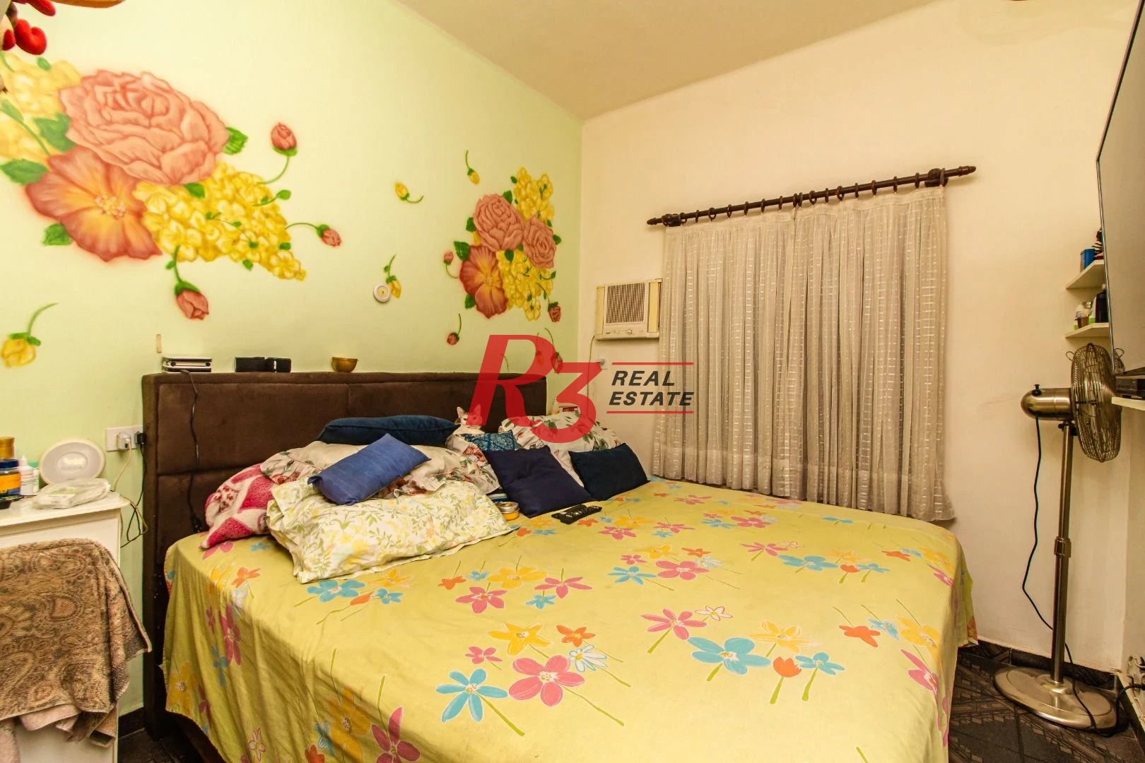 Sobreposta térrea com 2 dormitórios à venda, 135 m² - Embaré - Santos/SP