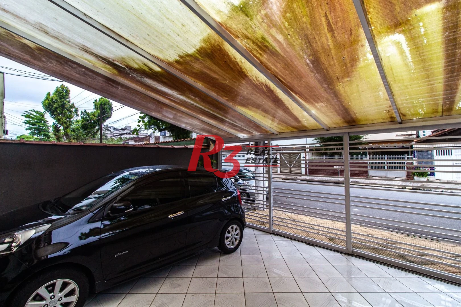 Sobreposta térrea com 2 dormitórios à venda, 135 m² - Embaré - Santos/SP