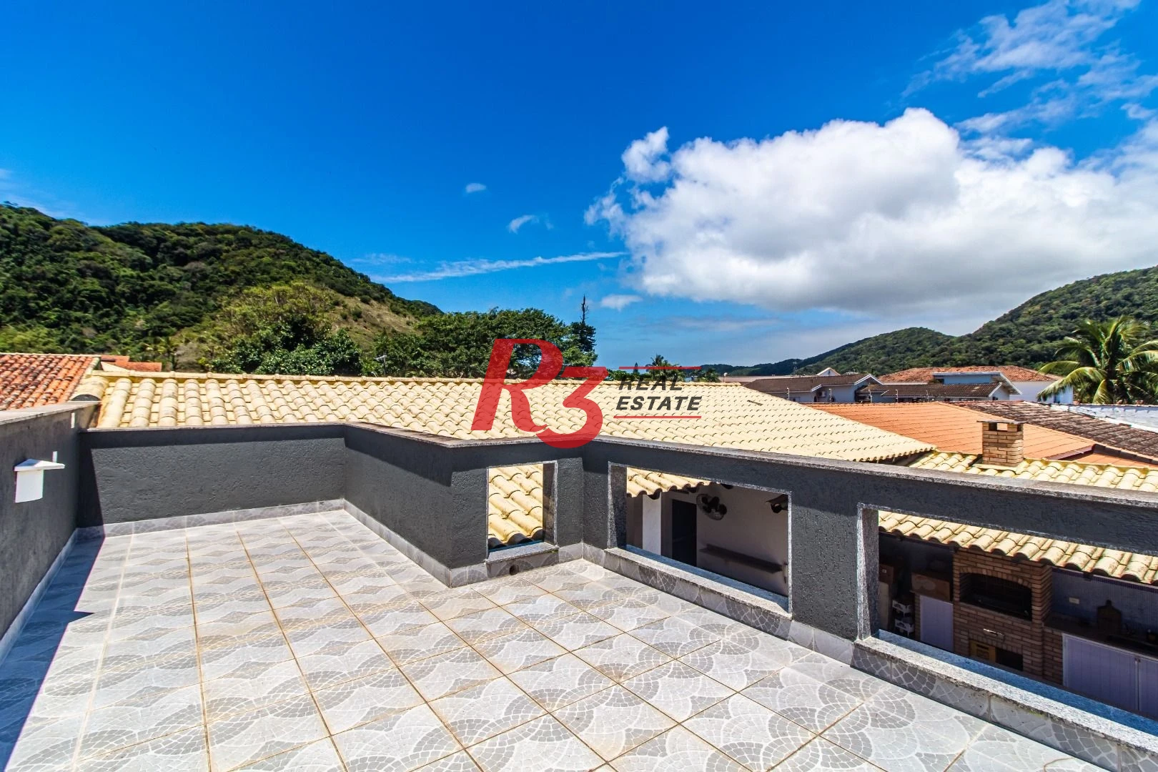 Casa com 4 dormitórios à venda, 360m² útil, R$ 1.250.000 - Praia do Tombo - Guarujá/SP