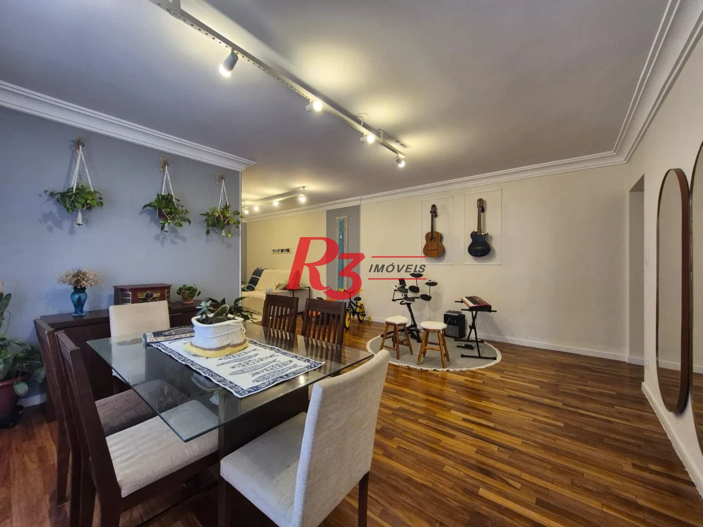 Apartamento com 3 dormitórios à venda, 139 m² por R$ 895.000,00 - Marapé - Santos/SP