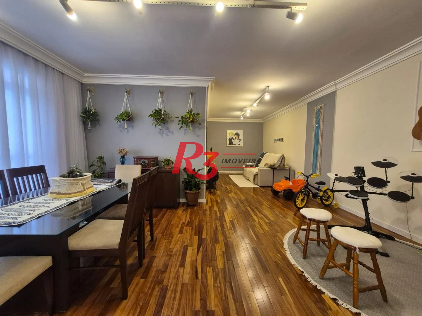 Apartamento com 3 dormitórios à venda, 139 m² por R$ 895.000,00 - Marapé - Santos/SP