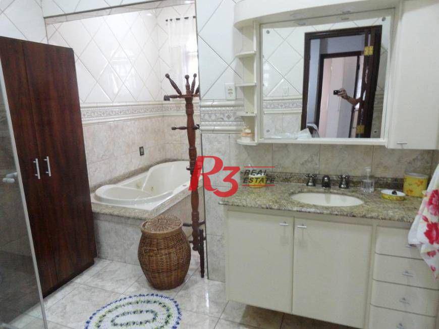 Sobrado com 3 dormitórios à venda, 229 m² por R$ 1.290.000,00 - Vila Belmiro - Santos/SP