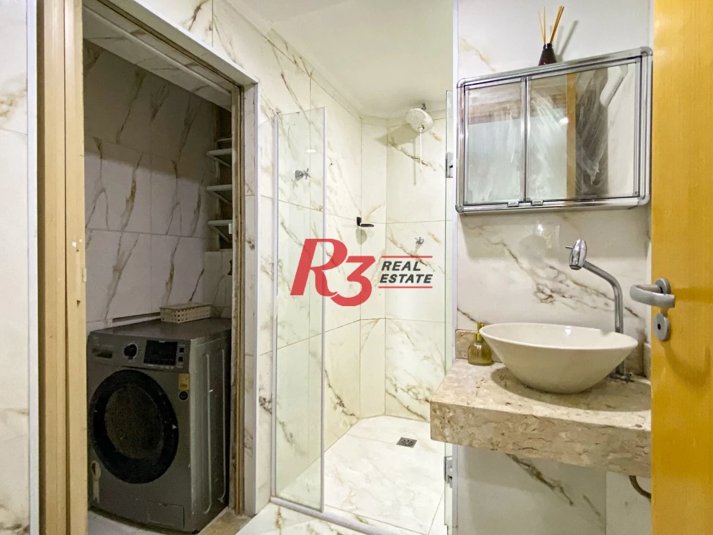Apartamento com 2 dormitórios à venda, 78 m² por R$ 490.000,00 - Ilha Porchat - São Vicente/SP
