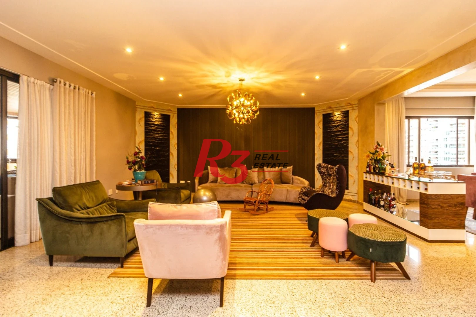 Apartamento com 4 suítes, localização privilegiada, à venda, 377 m² - Gonzaga - Santos/SP