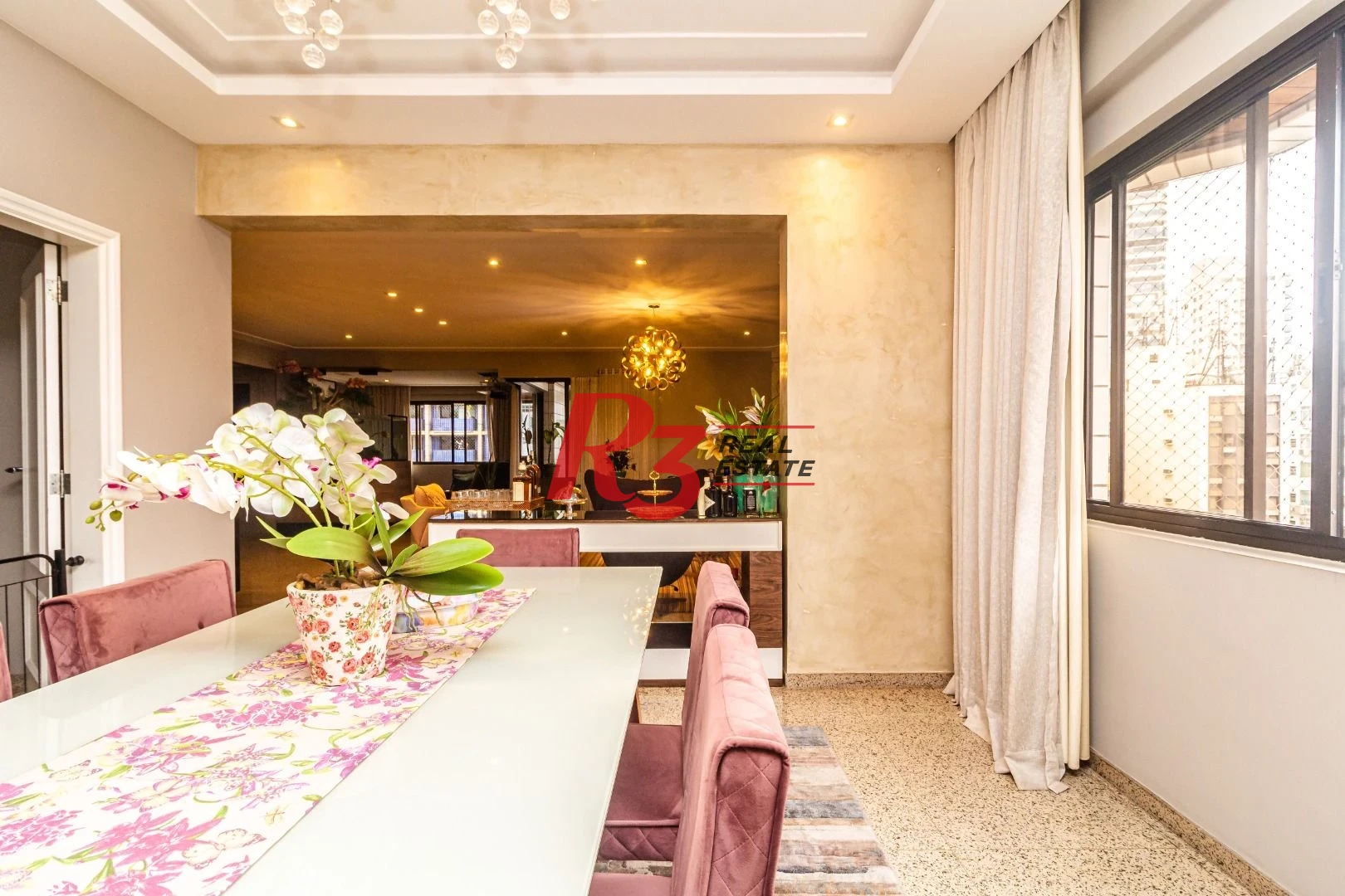 Apartamento com 4 suítes, localização privilegiada, à venda, 377 m² - Gonzaga - Santos/SP