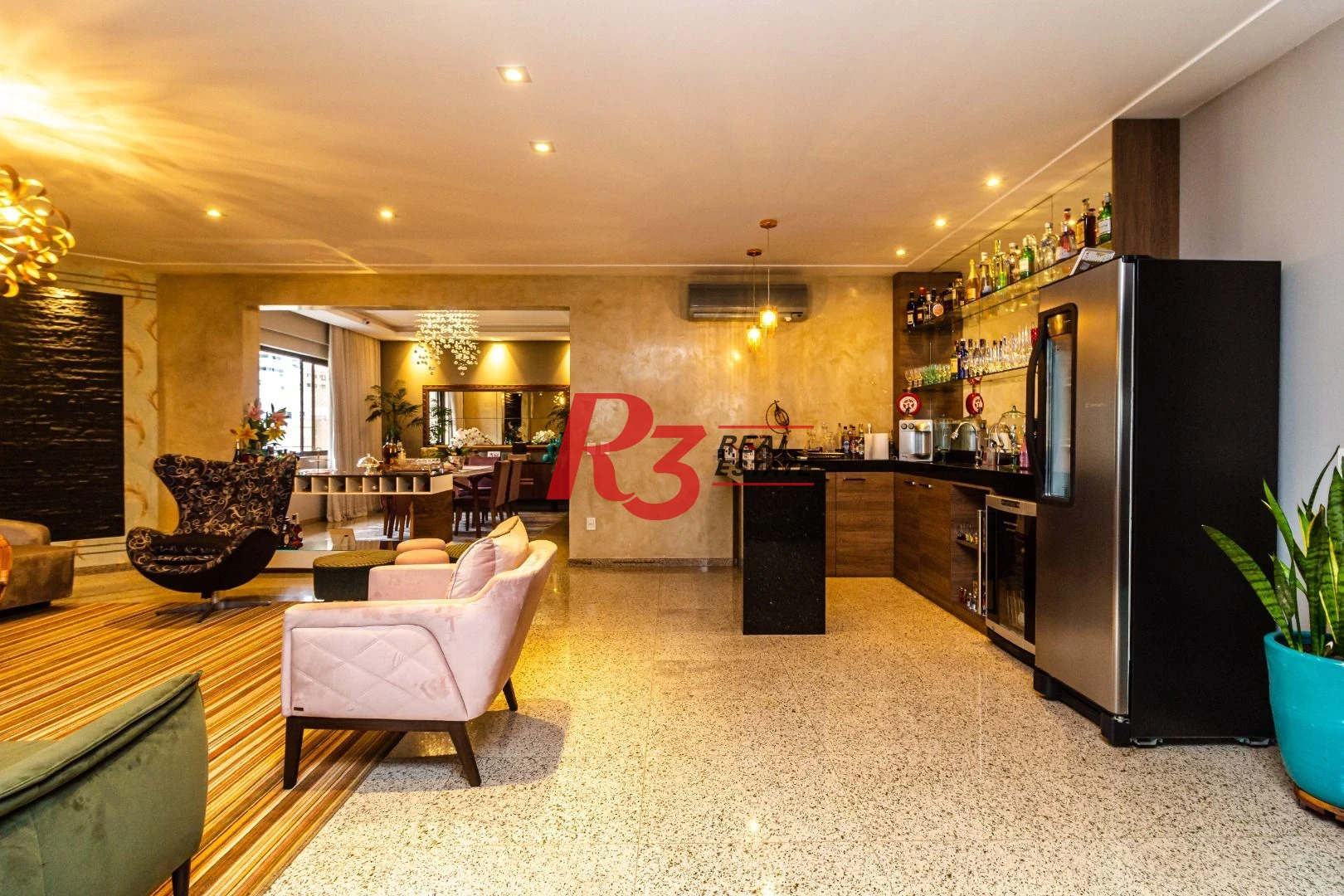Apartamento com 4 suítes, localização privilegiada, à venda, 377 m² - Gonzaga - Santos/SP