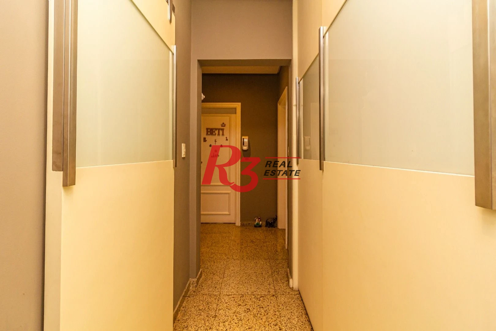 Apartamento com 4 suítes, localização privilegiada, à venda, 377 m² - Gonzaga - Santos/SP